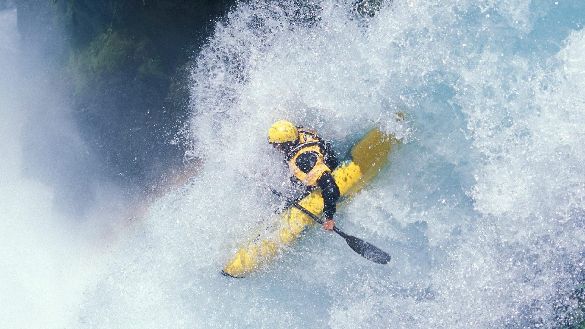 城市摩托车特技表演，极速飞跃引爆现场氛围，摩托车特技表演赛
